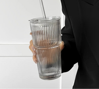 Tasse à smoothie en verre rayé 600 ml – Élégance et praticité