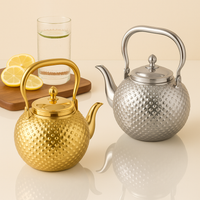 Théière en inox.